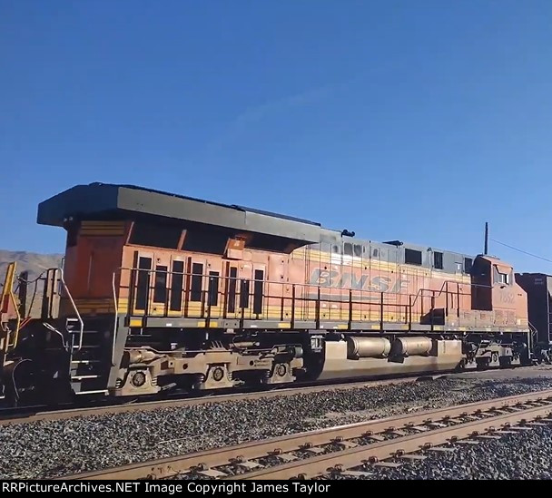 BNSF 7852